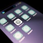 chatGPTが沢山インストールされているスマートフォンのイメージ画像