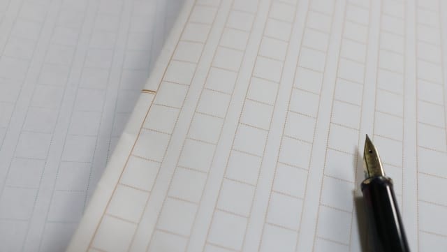 コンテンツ作成原稿を書くイメージ